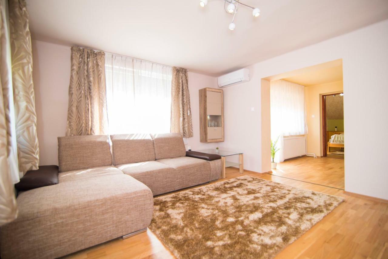 Oeskarszt Apartman Urkut المظهر الخارجي الصورة