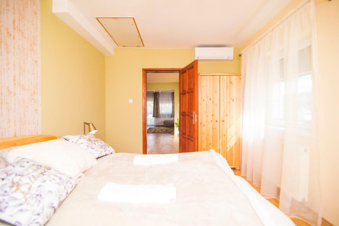 Oeskarszt Apartman Urkut المظهر الخارجي الصورة